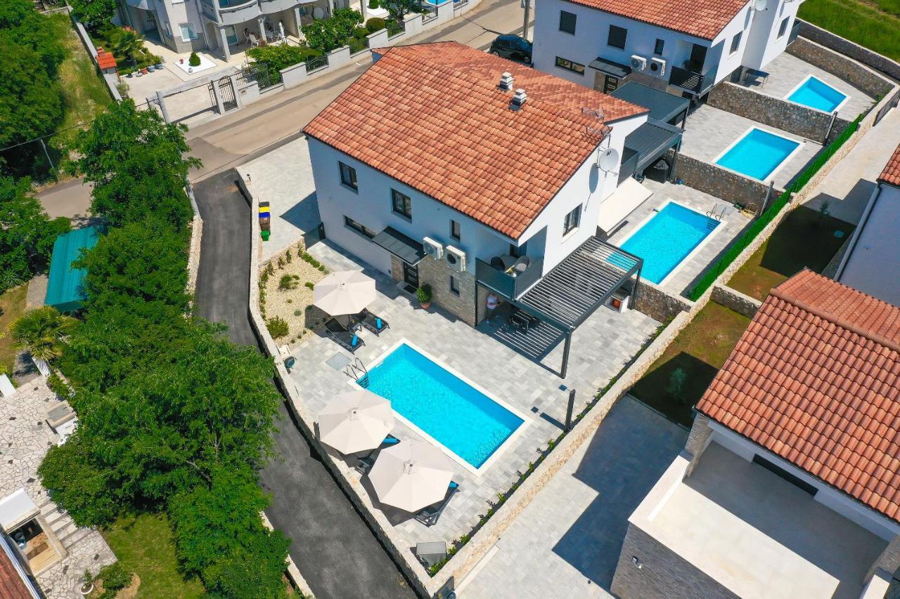 Kaoru Brand New With A Heated Swimming Pool Villa Malinska