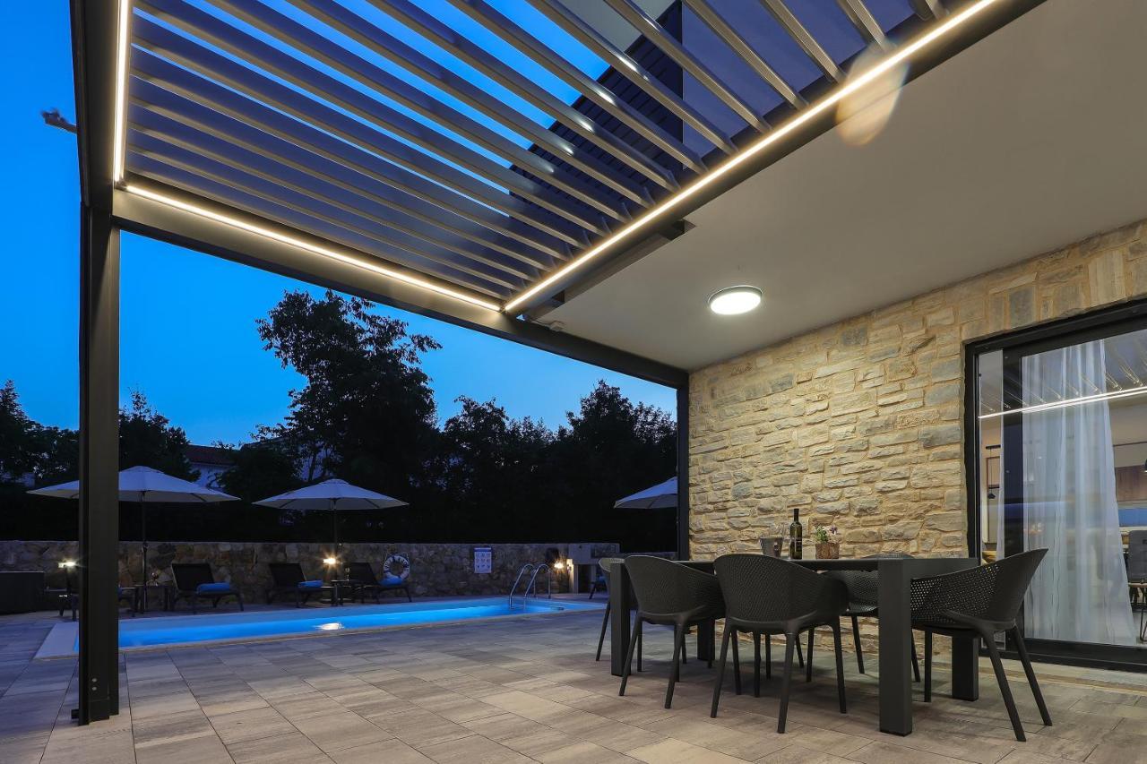 Villa Kaoru Brand New With A Heated Swimming Pool Malinska
