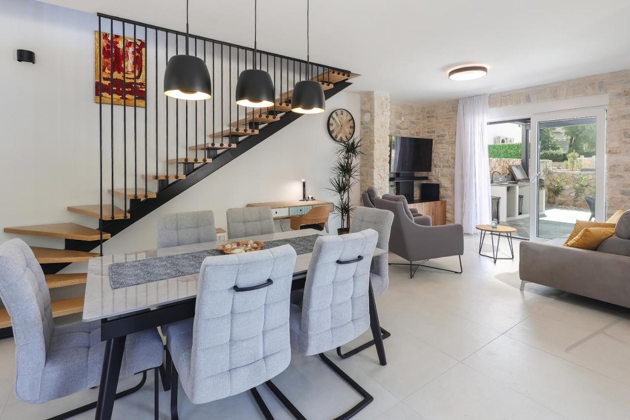 Villa Kaoru Brand New With A Heated Swimming Pool *