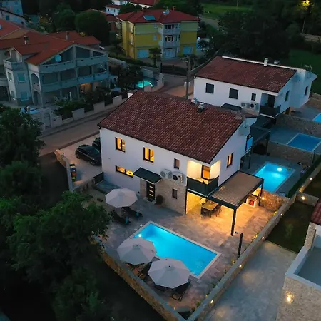 Villa Kaoru Brand New Villa With A Heated Swimming Pool Malinska Kültér fotó