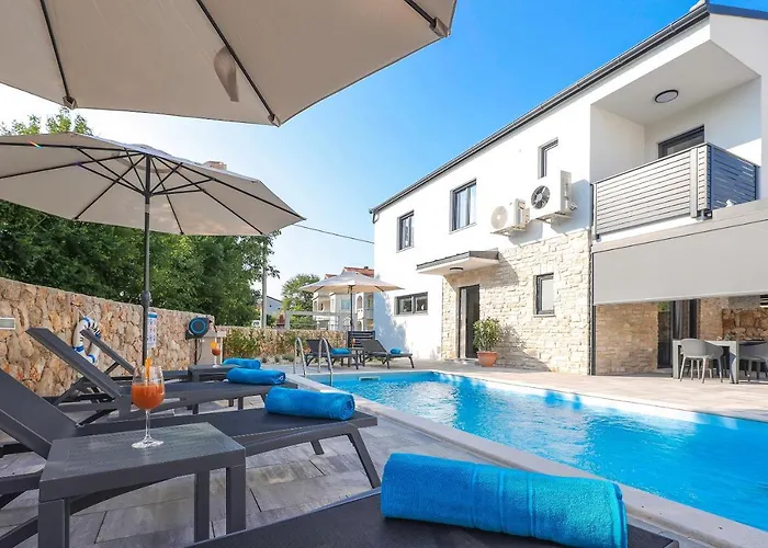 Villa Kaoru Brand New Villa With A Heated Swimming Pool