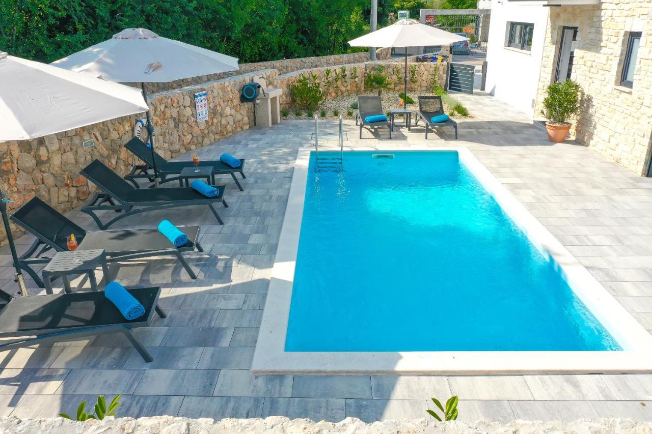 Villa Kaoru Brand New With A Heated Swimming Pool *
