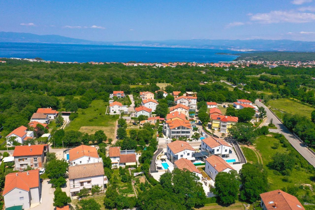 Kaoru Brand New With A Heated Swimming Pool Villa