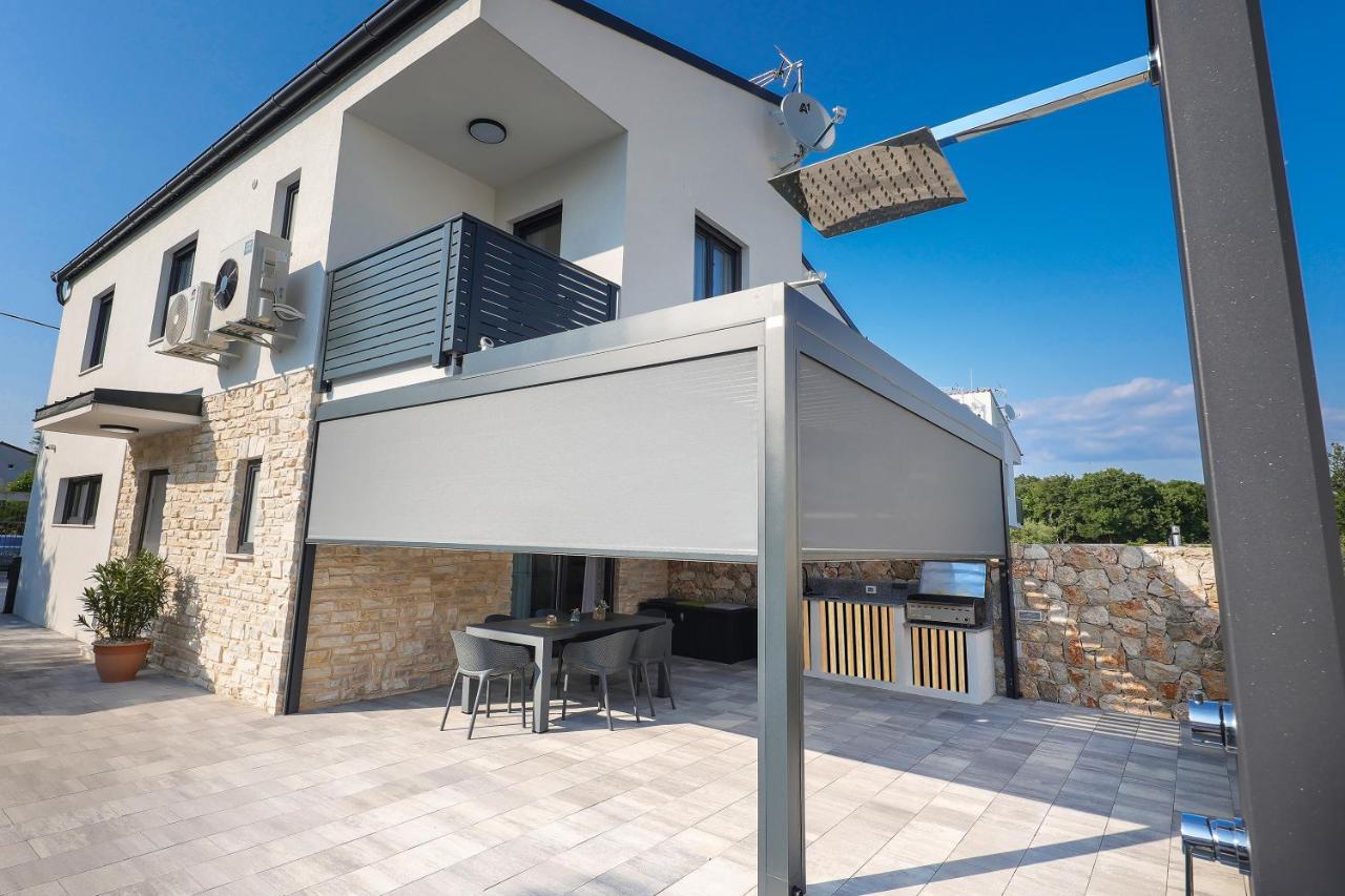 Villa Kaoru Brand New With A Heated Swimming Pool *