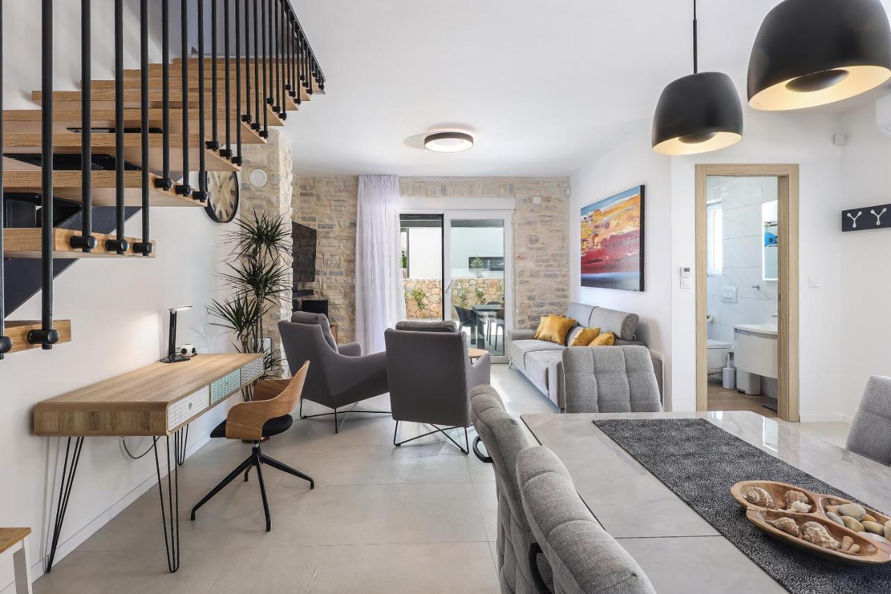 Villa Kaoru Brand New With A Heated Swimming Pool Malinska