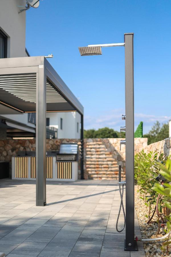 Villa Kaoru Brand New With A Heated Swimming Pool Malinska